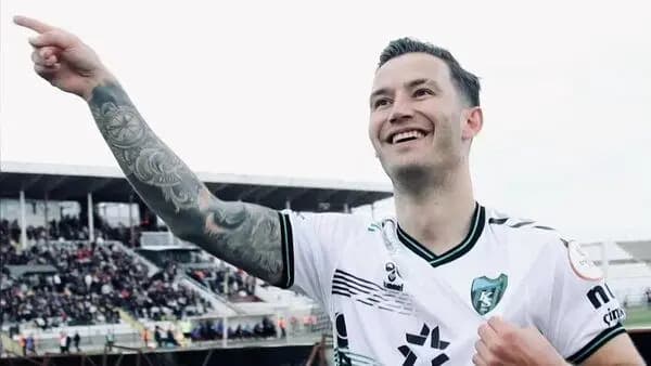 قرارداد مدافع ملی پوش پرسپولیس تمدید شد