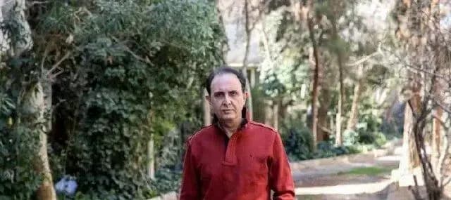 ویدئو عجیب زانو زدن یک طرفدار مقابل مجید خراطها!
