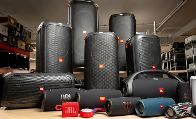 برای خرید اسپیکرهای محبوب JBL چقدر باید هزینه کرد؟

