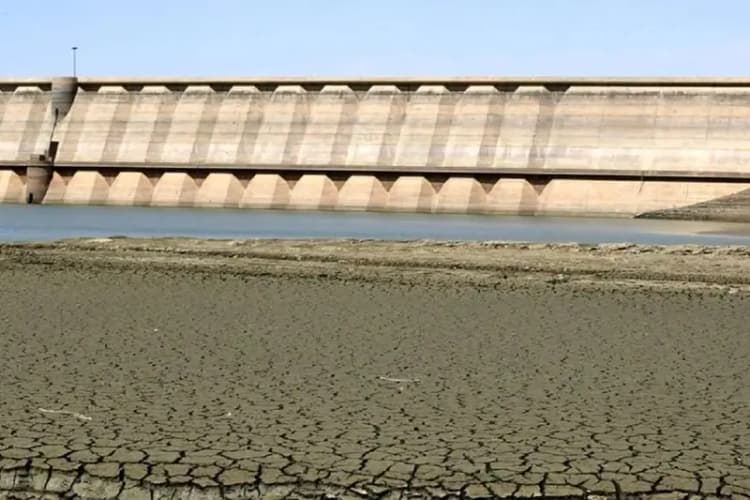 تکذیب استیضاح «فرزانه صادق» در مجلس: خبری در سامانه نیست