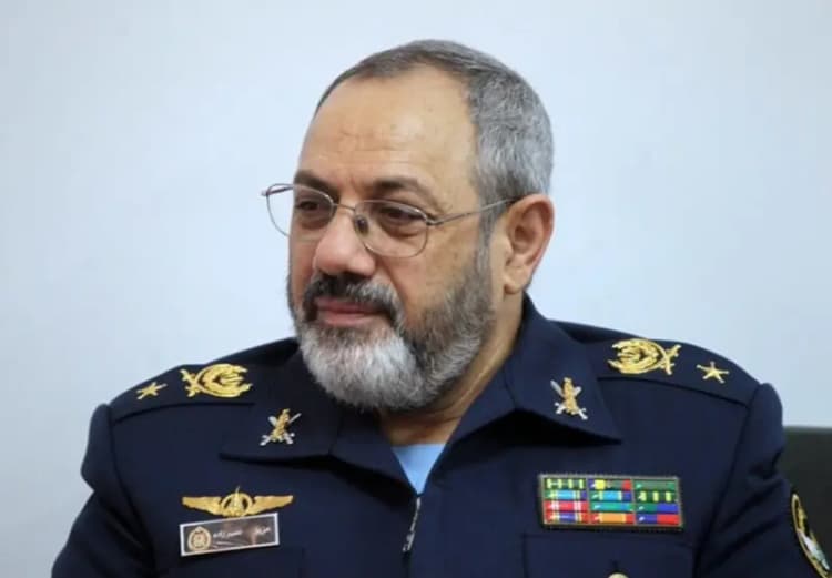 انتقاد زیدآبادی به رجانیوز/ با چه پشتوانه‌ای بالاترین مقام نظامی کشور پس‌از فرمانده کل قوا را با این لحن و صراحت به چالش کشیده‌اند؟