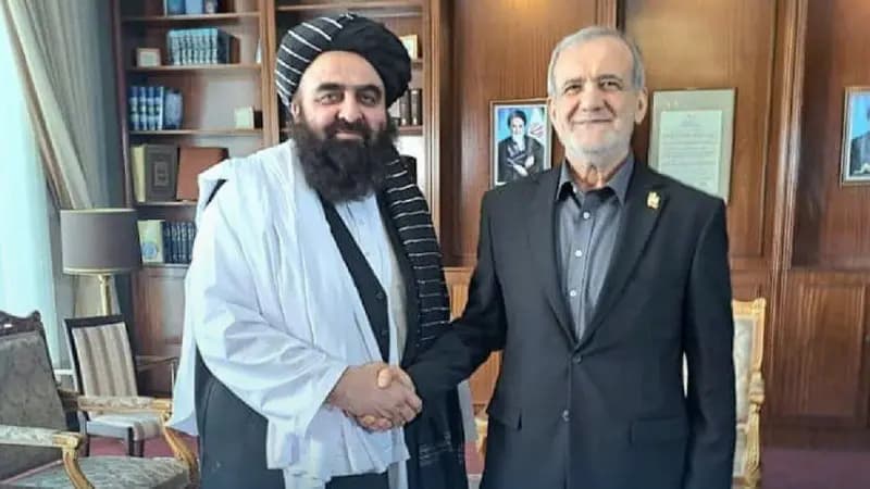 دیدار وزیر خارجه طالبان با پزشکیان/ تأکید رئیس‌جمهور بر همکاری در حل مسائل مربوط به مهاجرین افغانستانی