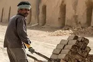 صف طولانی ۱۸ هزار کارگر ساختمانی کردستان برای دریافت بیمه تامین اجتماعی