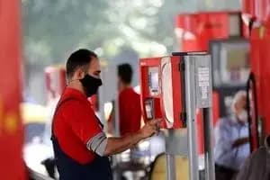 فروش مکمل سوخت در جایگاه‌ها مجاز است؟
