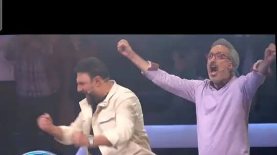 عکسی از آزاده صمدی با استایل نوجوون ها وایرال شد
