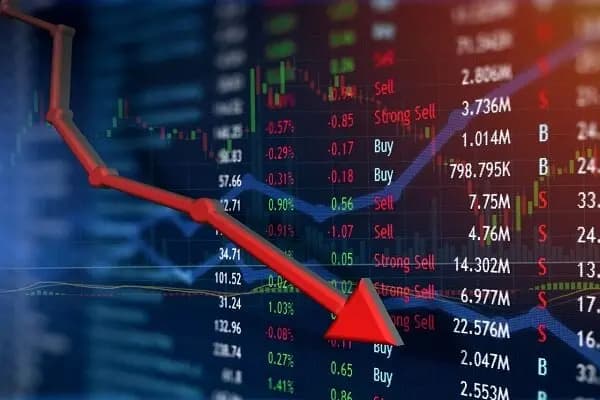 ورود نقدینگی به صندوق‌های درآمد ثابت؛ سهامدارن از بورس پیاده شدند