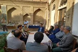سخنی با مجنون!