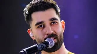 فیلم آواز باشکوه  علی یاسینی با همراهی دختر مورد علاقه اش ! / تو چمدونت یک نامه گذاشتم !  + موزیک ویدیوی آهنگ کنارتم