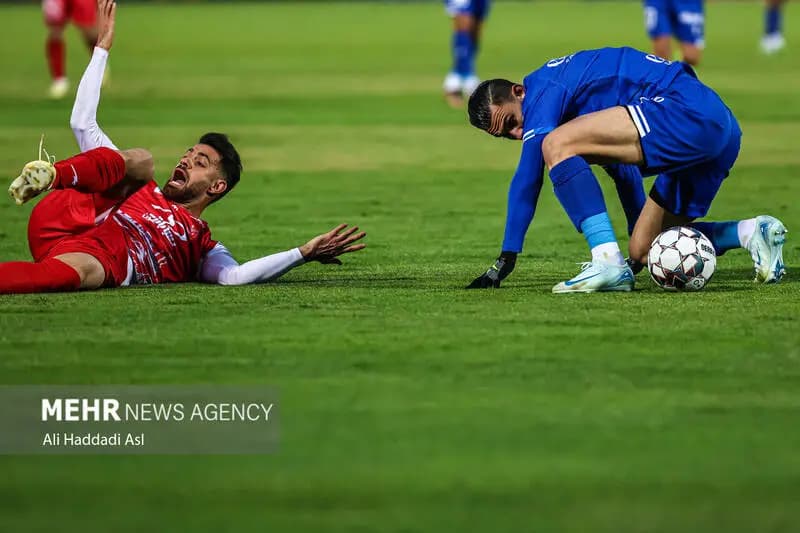 استقلال و پرسپولیس مجوز حرفه‌ای گرفتند؛ سلام آبی‌ها به آسیا