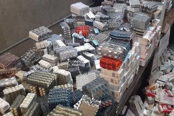 کشف ۲۳ هزار و۵۰۰ عدد داروی فاقد مجوز در کرمان