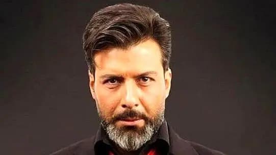 عکس های  دکوراسیون جذاب خانه مجردی ساناز سعیدی با قاب عکس نقاشی خودش ! / بی عشق سر مکن که دلت پیر می شود !