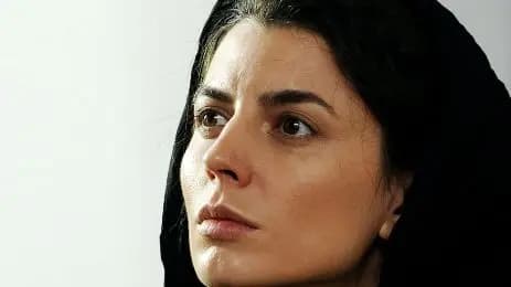 استایل مدلینگ روشنک گرامی با عینک دودی و کت چرمی / خانم بازیگر همگناه پلنگی پوش شد!