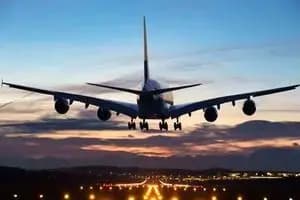 تصاویر هولناک از ورود توفان شن به فرودگاه یزد+ ویدئو