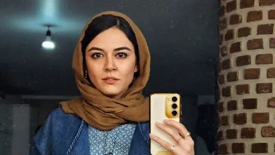 برقع بلوچی متفاوت سیما خضرآبادی/ سفر لاکچری خانم بازیگر به جزیره هنگام