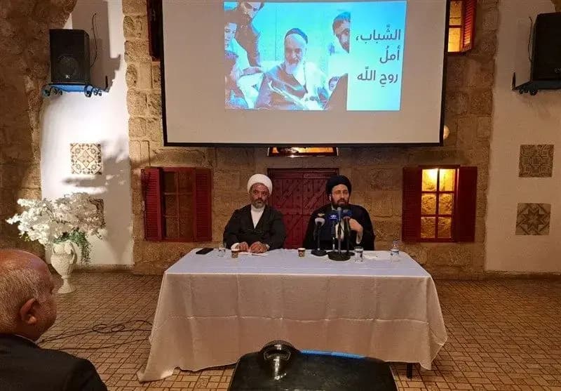 سید علی خمینی در نشست صمیمی با جوانان لبنانی: باید گوش به فرمان امام خامنه‌ای باشیم
