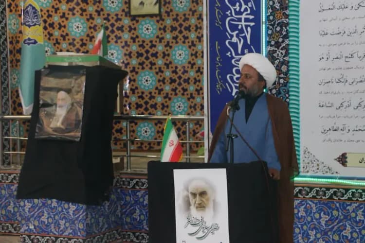 معاون اقتصادی استاندار کرمان به مدیران غایب در جلسات رفع موانع تولید کارت قرمز داد