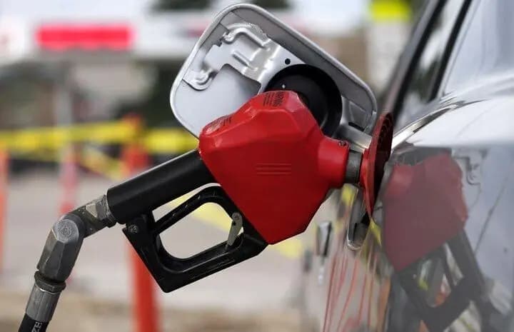 ورود بخش خصوصی به واردات بنزین سوپر؛ بدون تغییر در نرخ رسمی بنزین؟