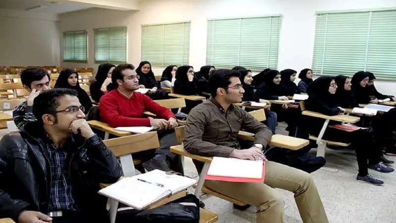 عکس جالب از نقاشی یک دانشجو روی تخته کلاس