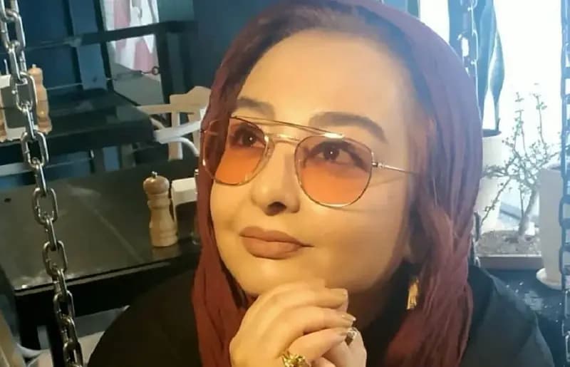 کودکی بامزه ماهایا پطروسیان در کنار پدرش در دهه ۵۰ + عکس