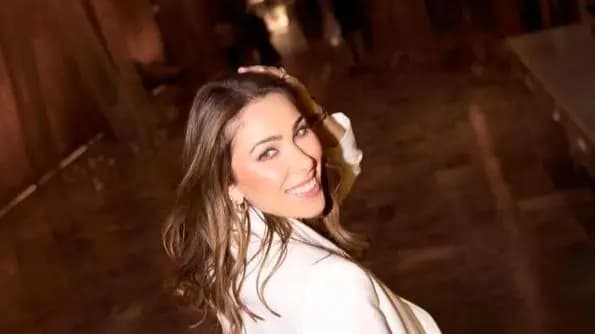 ظاهر متفاوت سانیا سالاری بازیگر سریال یزدان در نمایش جدیدش