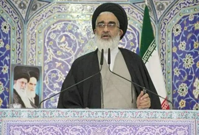 تقلا برای بقا / رجب طیب اردوغان رئیس‏‌جمهور اقتدارگرای ترکیه این روزها فضای اندکی برای مانور قدرت دارد