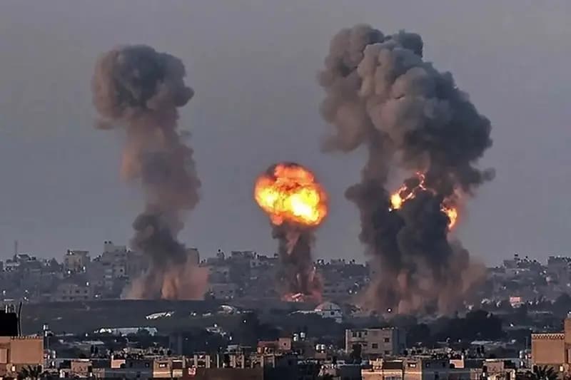 حماس: با آزادی ۷ تا ۹ گروگان اسرائیلی در ازای ۳۰۰ فلسطینی و آتش‌بس ۶۰ روزه، موافقت کرده‌ایم/ مذاکرات در دوحه همچنان ادامه دارد