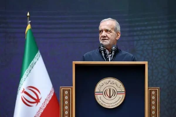 پزشکیان: اگر دانشگاه‌ها بتوانند طرحی ارائه دهند که موجب کاهش ۲۰ درصدی مصرف انرژی شود، دولت آماده است مابه‌التفاوت آن را به دانشگاه‌ها پرداخت کند / امروز کشوری مثل ترکیه، با وجود آن که منابع آبی زیادی دارد و سدهای بزرگی ساخته، باز هم برنامه مقابله با خشکسالی دارد؛ اما ما که آب نداریم، چنین برنامه‌ای هم نداریم
