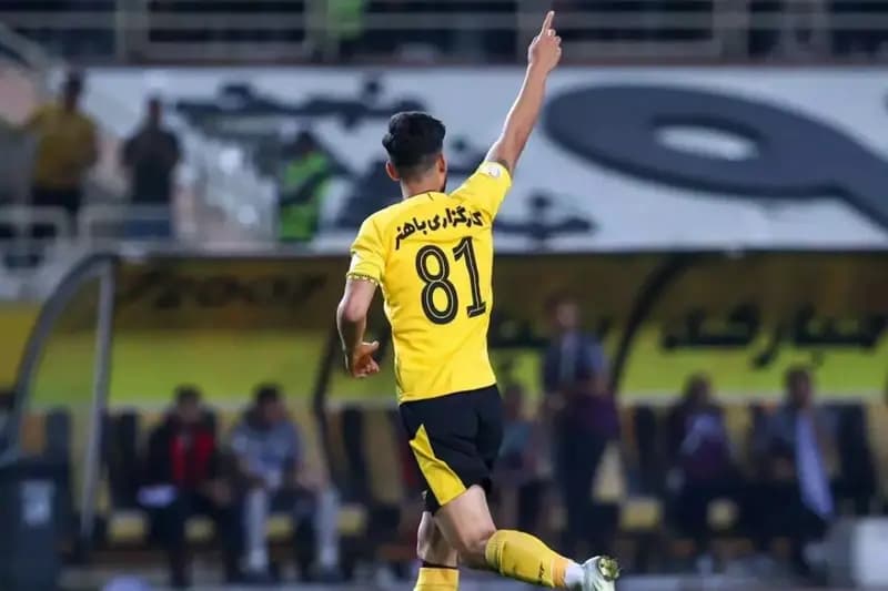 ستاره سپاهان از پرسپولیس پیش پرداخت گرفت