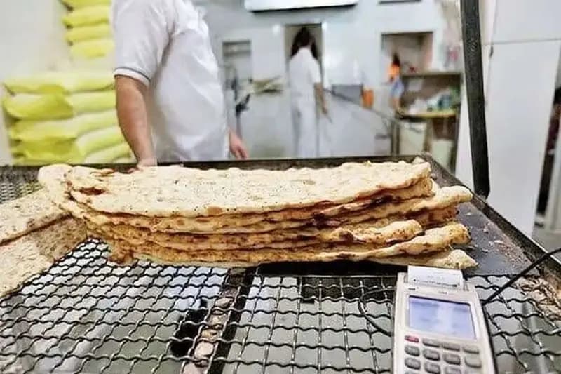 مصوبات جلسه ستاد تنظیم بازار / اختیار تعیین قیمت نان به استانداران واگذار می‌شود/ هر استانی متناسب با وضعیت و شرایط خود، نرخ انواع نان را در یک دوره زمانی مشخص می‌کند/ تامین ارز پایه کالا‌های اساسی تا پایان سال ۱۴۰۴، بر مبنای نرخ ترجیحی صورت می‌گیرد