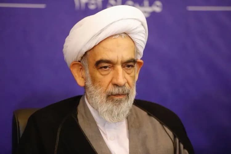 فرمانده نیروی زمینی ارتش: ارتش به برکت فرمانده کل قوا  امروز به عنوان ارتشی با فضیلت شناخته می‌شود/ امروز نمادی عینی از صراط مستقیم، رهبر انقلاب هستند