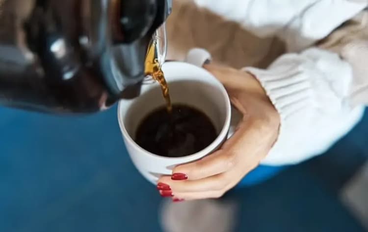 آیا این علائم سندرم پیش‌قاعدگی است یا عفونت واژینال؟ تفاوت آن‌ها را بشناسید