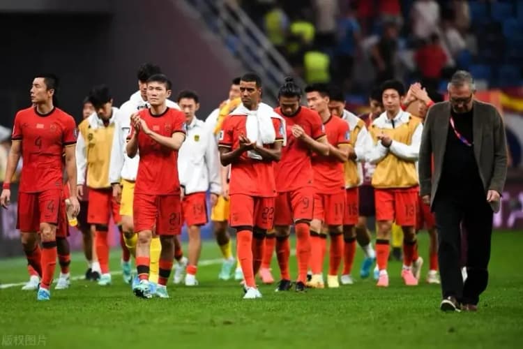 آغاز دوران جدید استقلال با یک هلندی
