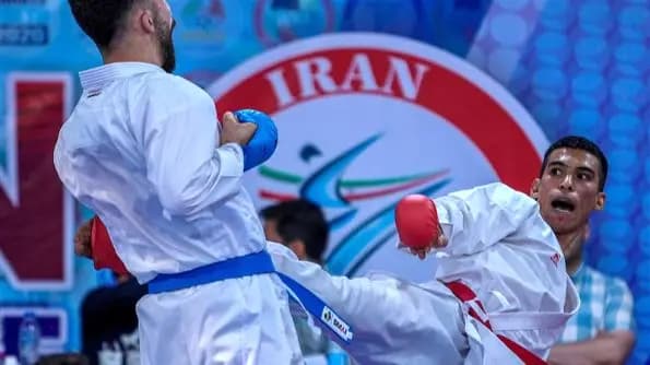 چرا میلیاردها میلیارد تومان بودجه به فدراسیون فوتبال می دهید؟/ پول را می گیرند ،به ریش همه هم می خندند