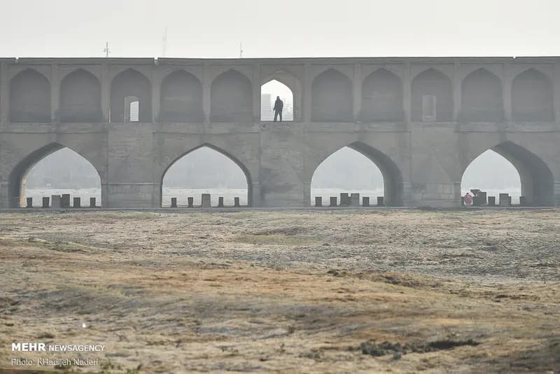مسائل محیط‌زیستی و حقوق مردم اصفهان را با هیچکس معامله نمی‌کنیم