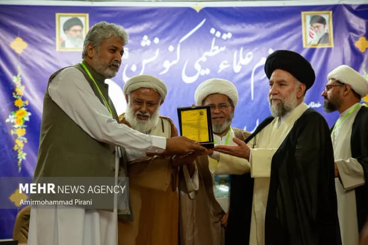 بیش از ۱۰ هزار کردستانی در رویداد کتابخوانی «خط امین» شرکت کردند