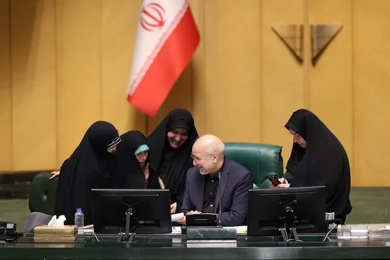 پشت پرده عدم حضور فعال نمایندگان زن مجلس در انتخابات هیات رئیسه مجلس به روایت جلودارزاده/ تن به رقابت نمی دهند زیرا....