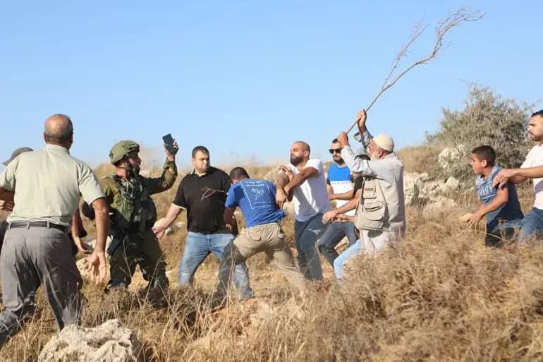 عفو بین الملل: شهرک نشینان صهیونیست فلسطینیان را آواره می کنند