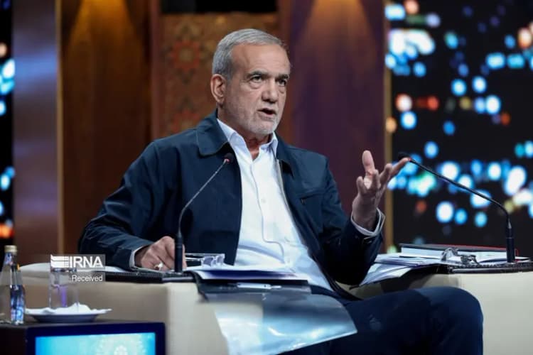 سلیمی نمین: ترمیم کابینهِ پزشکیان، عقلانی نیست/ وزیر بد داشتن بهتر از نداشتن وزیر است