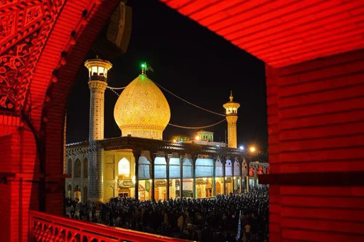 مسئولان روحیه خدمتگزاری را در خود تقویت کنند