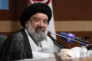 تصاویری از گپ و گفت قالیباف و سیدحسن خمینی در حاشیه یک دیدار/ نمایندگان به مرقد امام رفتند