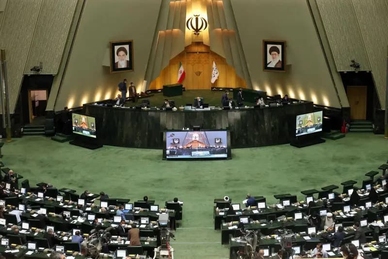 بیماری مزمن انتخابات مجلس درمان نشده/ با این ریش نمی‌شود به تجریش رفت
