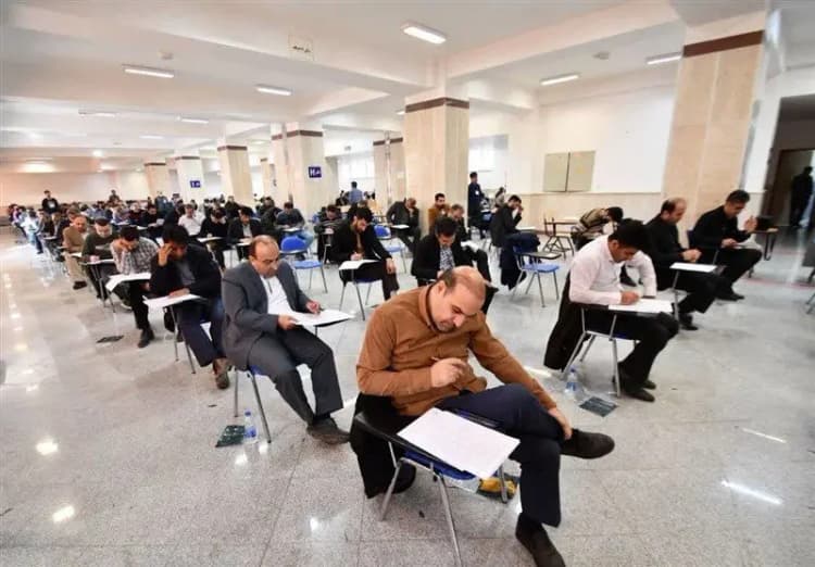 برج میلاد 14 و 15 خرداد میزبان گردشگران است