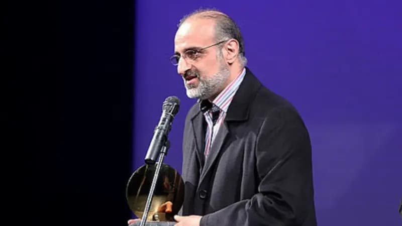 ببینید| ماجرای ممنوع‌الکاری محمد اصفهانی بخاطر خواندن ترانه معین