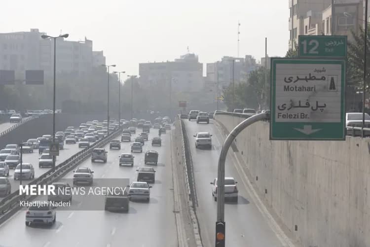 عاملان سنگ‌پرانی به کامیون‌های عبوری در قزوین دستگیر شدند