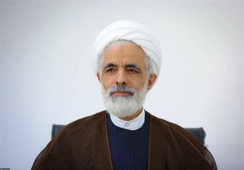 معاون پزشکیان: امام خمینی نزدیک‌ترین فرد به معصومین در عصر ما بود/  ما نه در دوران حیات امام و نه پس از رحلت ایشان، از الگو بودن ایشان استفاده نکردیم