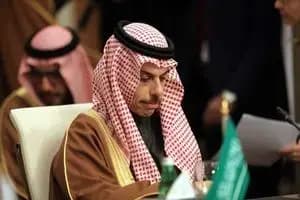 بن فرحان به کرانه باختری می‌رود