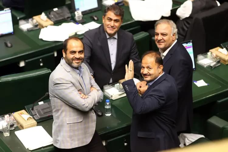 جاسوسی و خیانت منافقین علیه مردم ایران