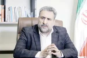 عکسی از سید حسن نصرالله در ۲۰ سالگی در کنار مادرش