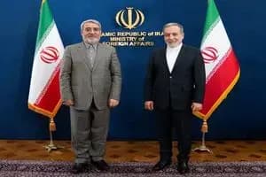 یک اتفاق عجیب در روز انتخابات هیات رئیسه مجلس؛ پخش گسترده تراکت‌های تبلیغاتی! 