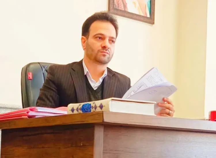 عزت و استقلال کشور در گرو صیانت ازصنعت هسته‌ای است